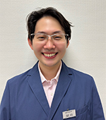 歯科医師の足立雄亮です